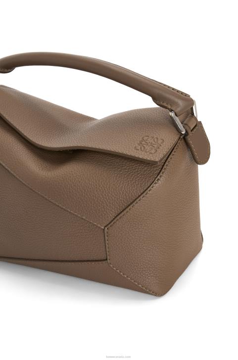 Loewe Puzzle Edge bag in grained calfskin 688V541 Men Tundra