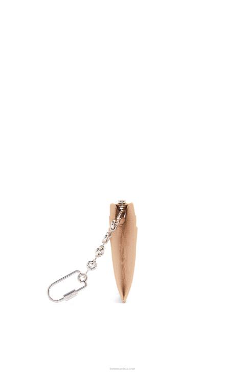 Loewe Anagram square cardholder in pebble grain calfskin with chain 688V1368 Women Nude