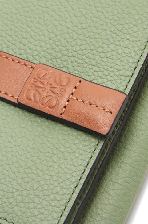 Loewe Trifold wallet in soft grained calfskin 688V1314 Women Rosemary/Tan