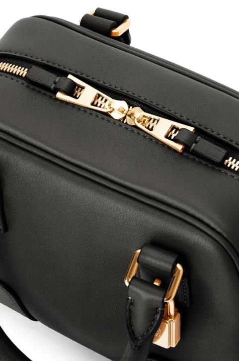 Loewe Amazona 16 Square bag in nappa calfskin 688V140 Women Black