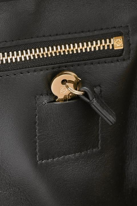 Loewe Amazona 23 bag in nappa calfskin 688V157 Women Black