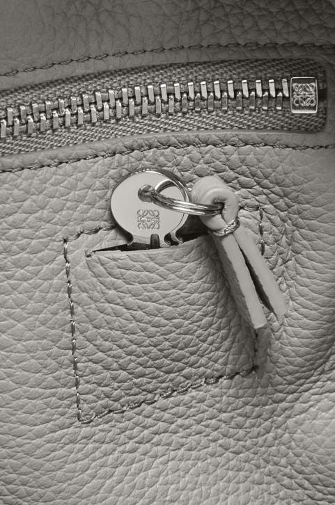 Loewe Amazona 23 bag in soft grained calfskin 688V133 Women Pearl Grey