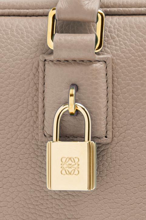 Loewe Amazona 23 bag in soft grained calfskin 688V154 Women Sand