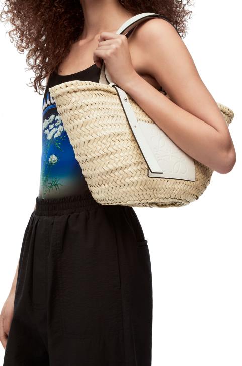 Loewe Basket bag in palm leaf and calfskin 688V49 Women Natural/White