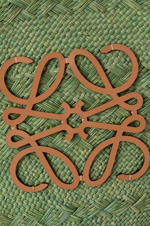 Loewe Large Anagram Basket bag in iraca palm and calfskin 688V65 Women Green/Tan