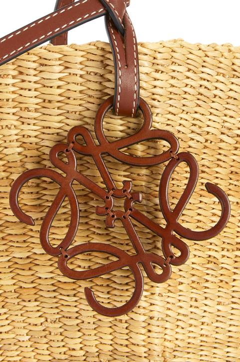 Loewe Small Shell Basket bag in elephant grass and calfskin 688V62 Women Natural/Pecan