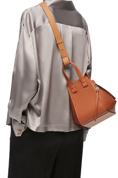 Loewe Small Hammock bag in classic calfskin 688V469 Women Tan