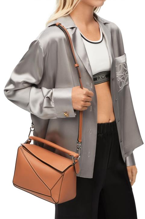 Loewe Small Puzzle bag in classic calfskin 688V364 Women Tan
