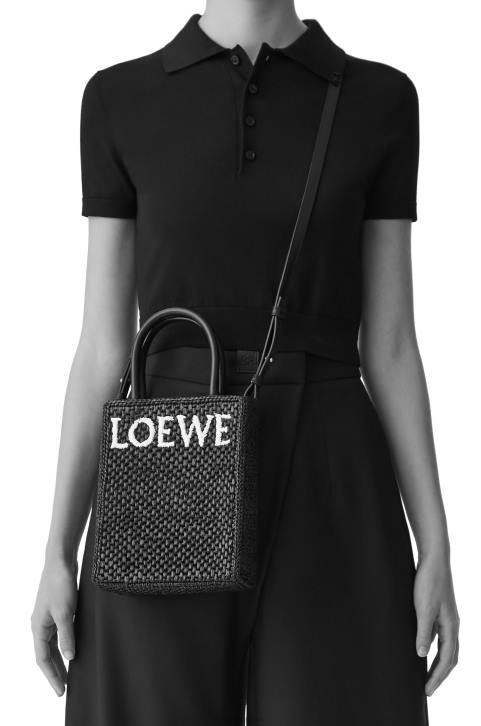 Loewe Standard A5 Tote bag in raffia 688V72 Women Black/White