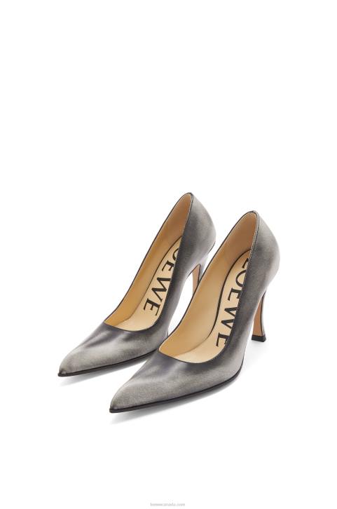 Loewe Comic classic pump in calfskin 688V749 Women Anthurium White/Black