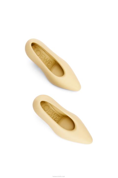 Loewe Comic foam pump in light foam rubber 688V732 Women Oat Milk